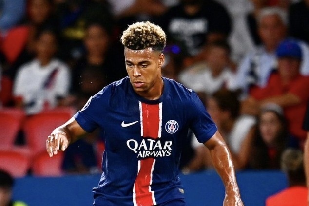 巴黎圣日耳曼引发争议!,姆巴佩官方宣布领先优势明显新规赛场气氛高涨的简单介绍乐鱼体育入口